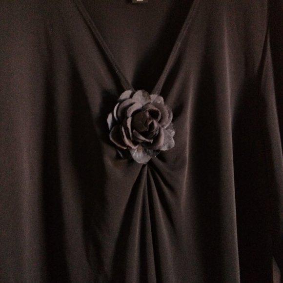 Black Long Sleeve Dress with Flower, Size 22/3X NWT - Picture 3 of 5